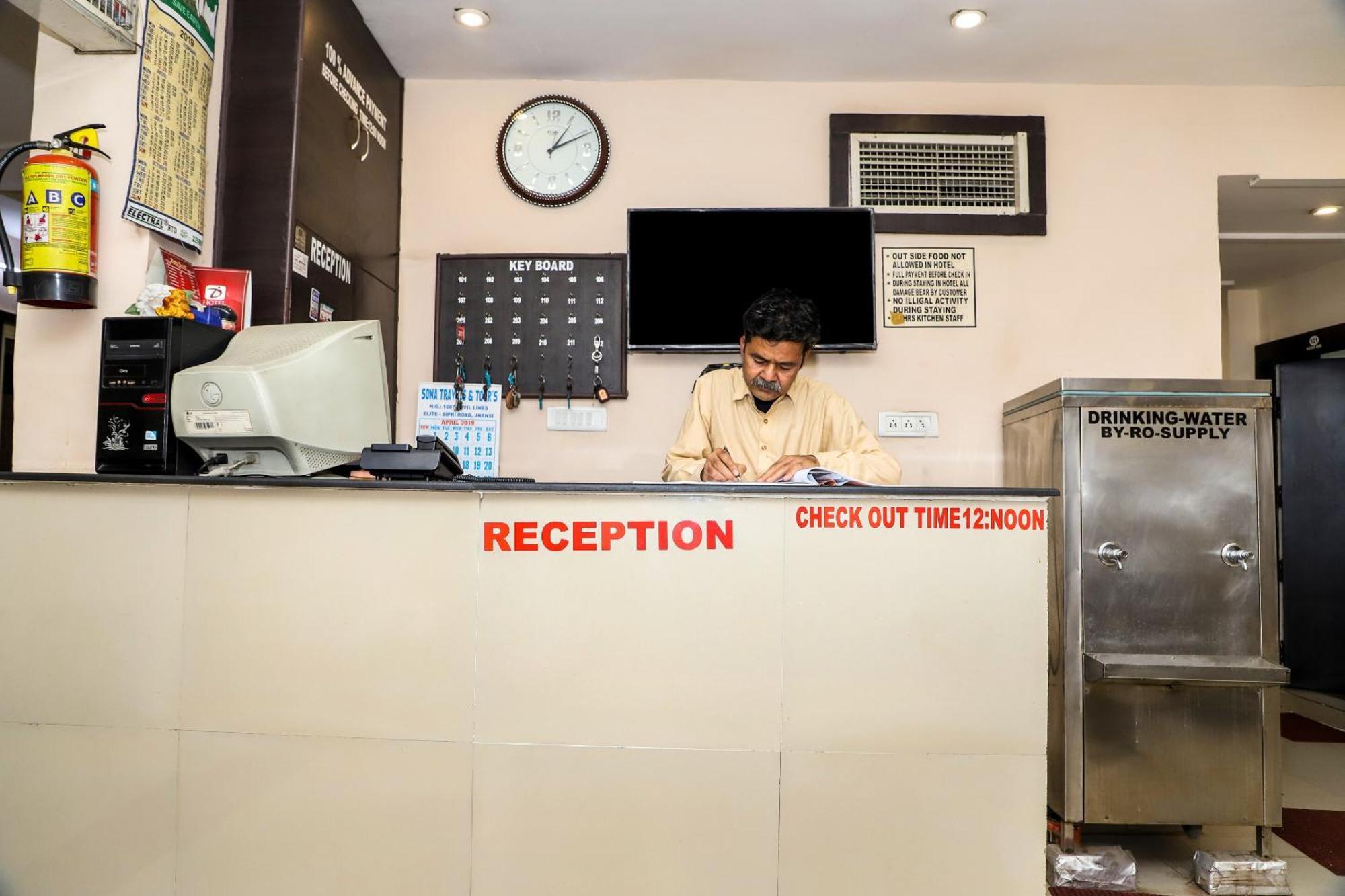 Oyo Hotel Duke Inn Jhansi Exterior photo